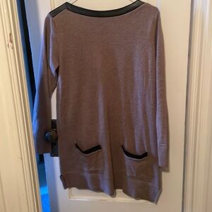 Long sweater-like long sleeve top